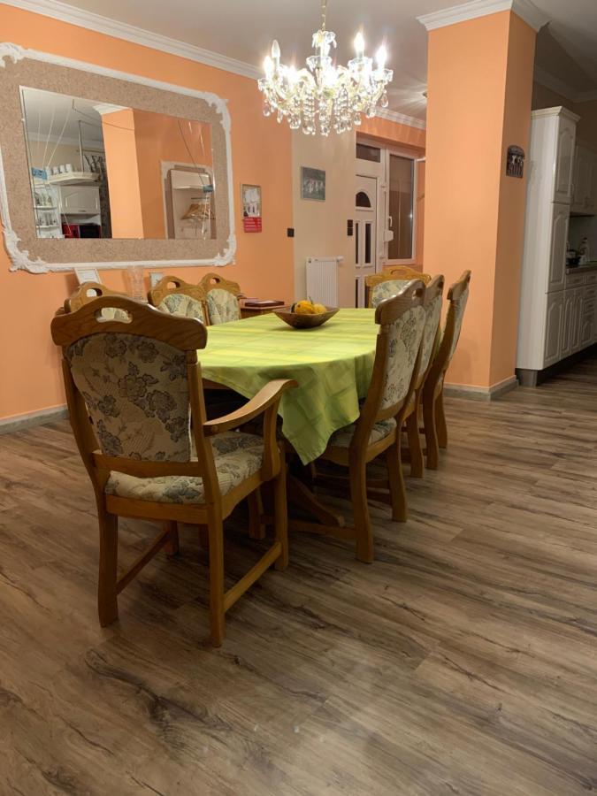 Bakonyi Mamutfenyo Vendeghaz Apartment Tes Ngoại thất bức ảnh