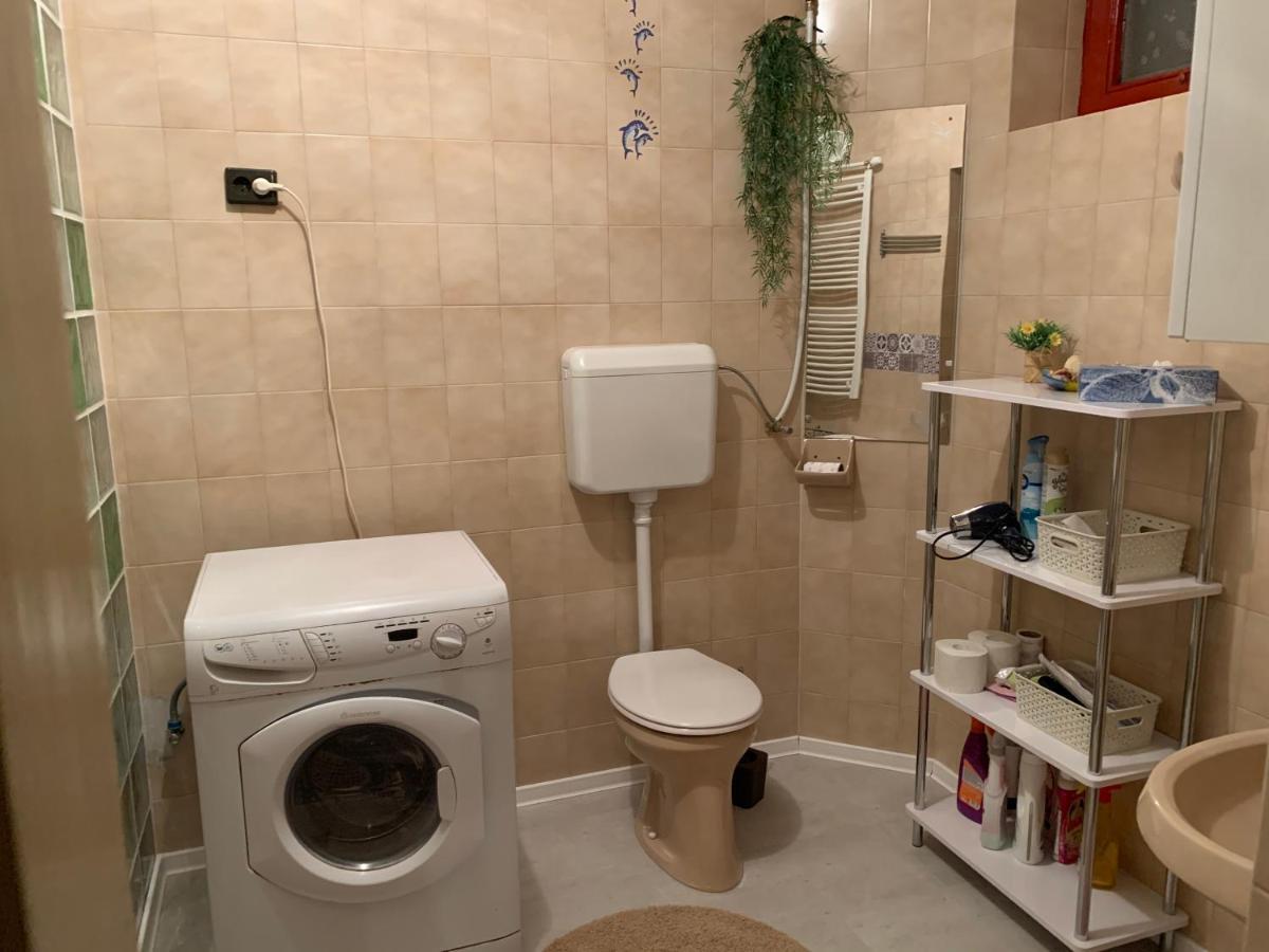 Bakonyi Mamutfenyo Vendeghaz Apartment Tes Ngoại thất bức ảnh