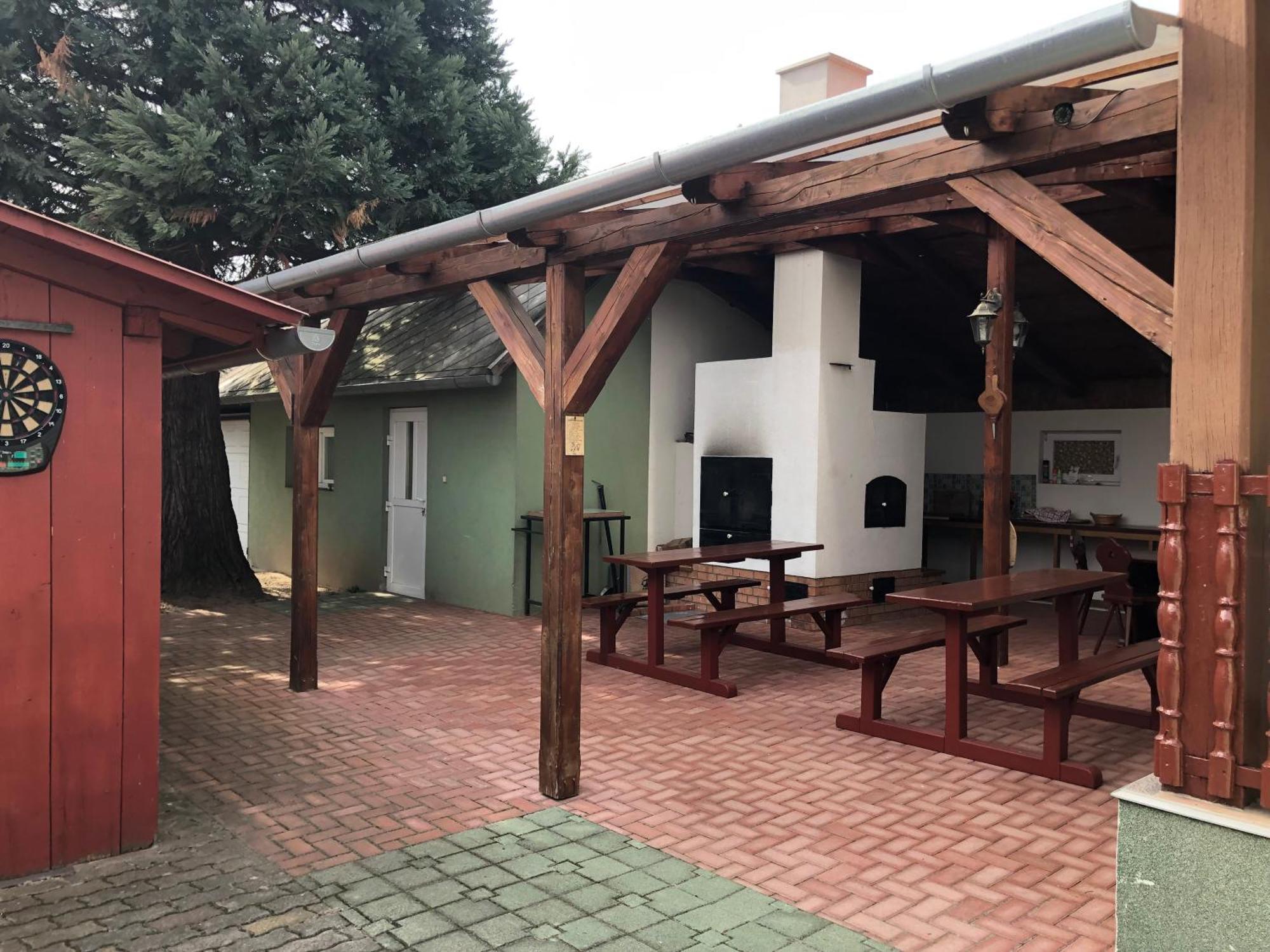 Bakonyi Mamutfenyo Vendeghaz Apartment Tes Ngoại thất bức ảnh